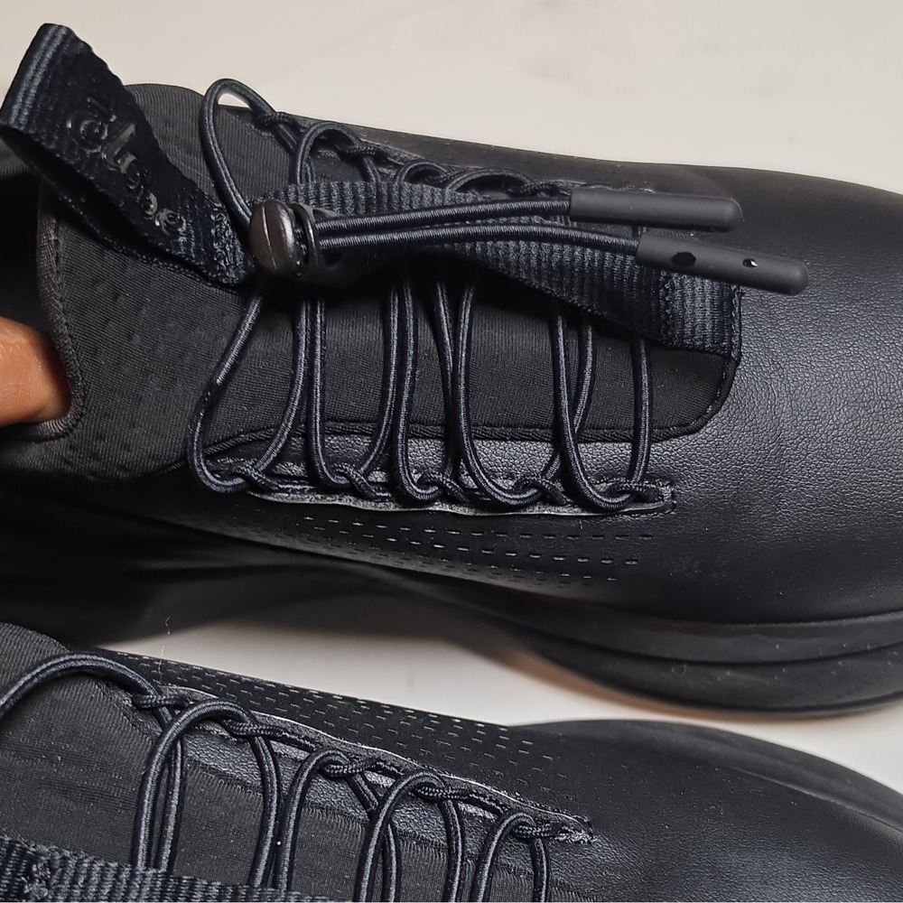 Clove Black Solid Low Top Lace Up Women's Athletic Sneakers Logo - Picture 7 of 7